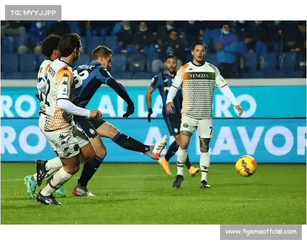 科莫客场韧性十足但进攻端遭遇瓶颈，锋线人手紧张